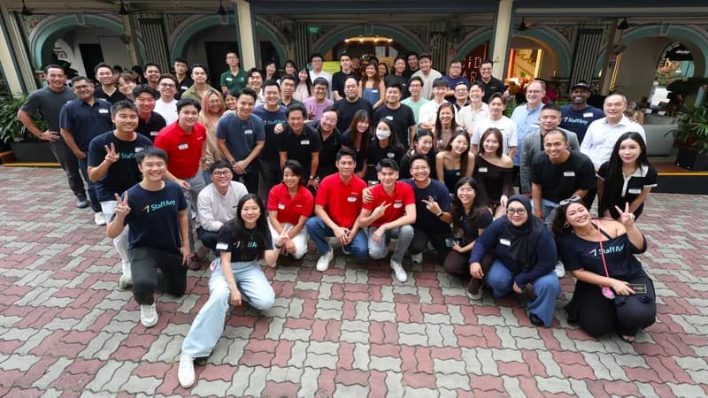 Attendees at StaffAny Leaders Lounge Singapore at Acid Bar