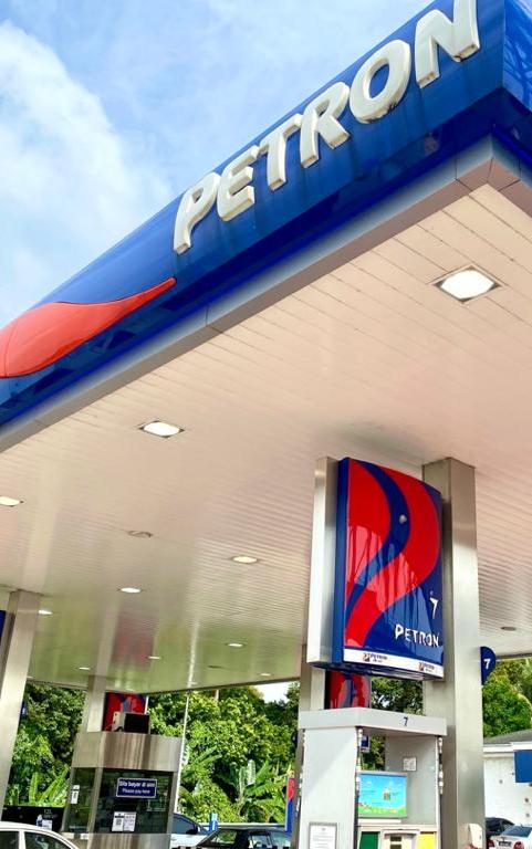 Petron Grandsaga Kajang Malaysia - Happy StaffAny Customer