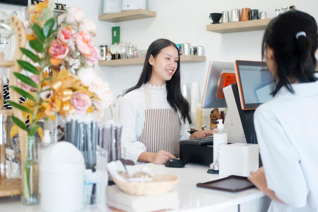 how to improve restaurant customer service, 10 Effective Ways to Improve Restaurant Customer Service